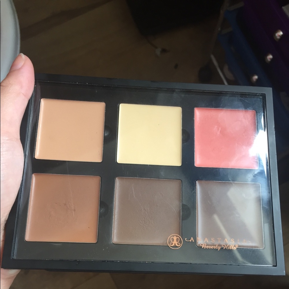 Anastasia Beverly Hills Cream Contour Palette